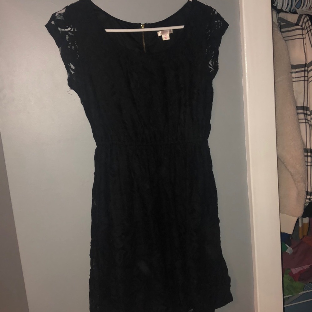 black lace dress